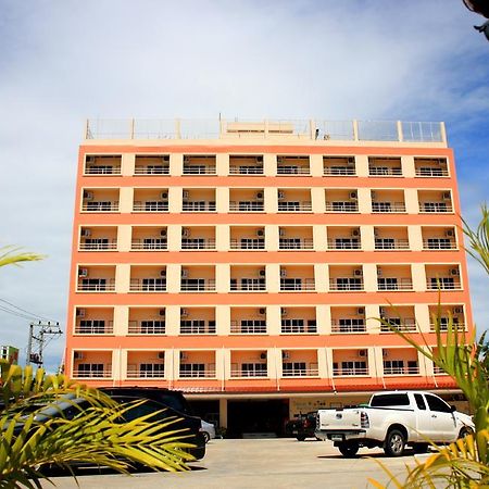 P.A. Ville Hotel 나콘사완 외부 사진