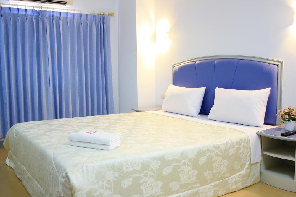 P.A. Ville Hotel 나콘사완 외부 사진