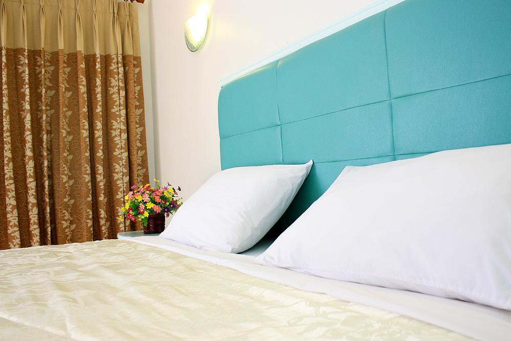 P.A. Ville Hotel 나콘사완 외부 사진